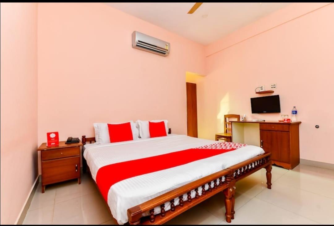 Hotel Thomson Regency Alwaye Exterior foto