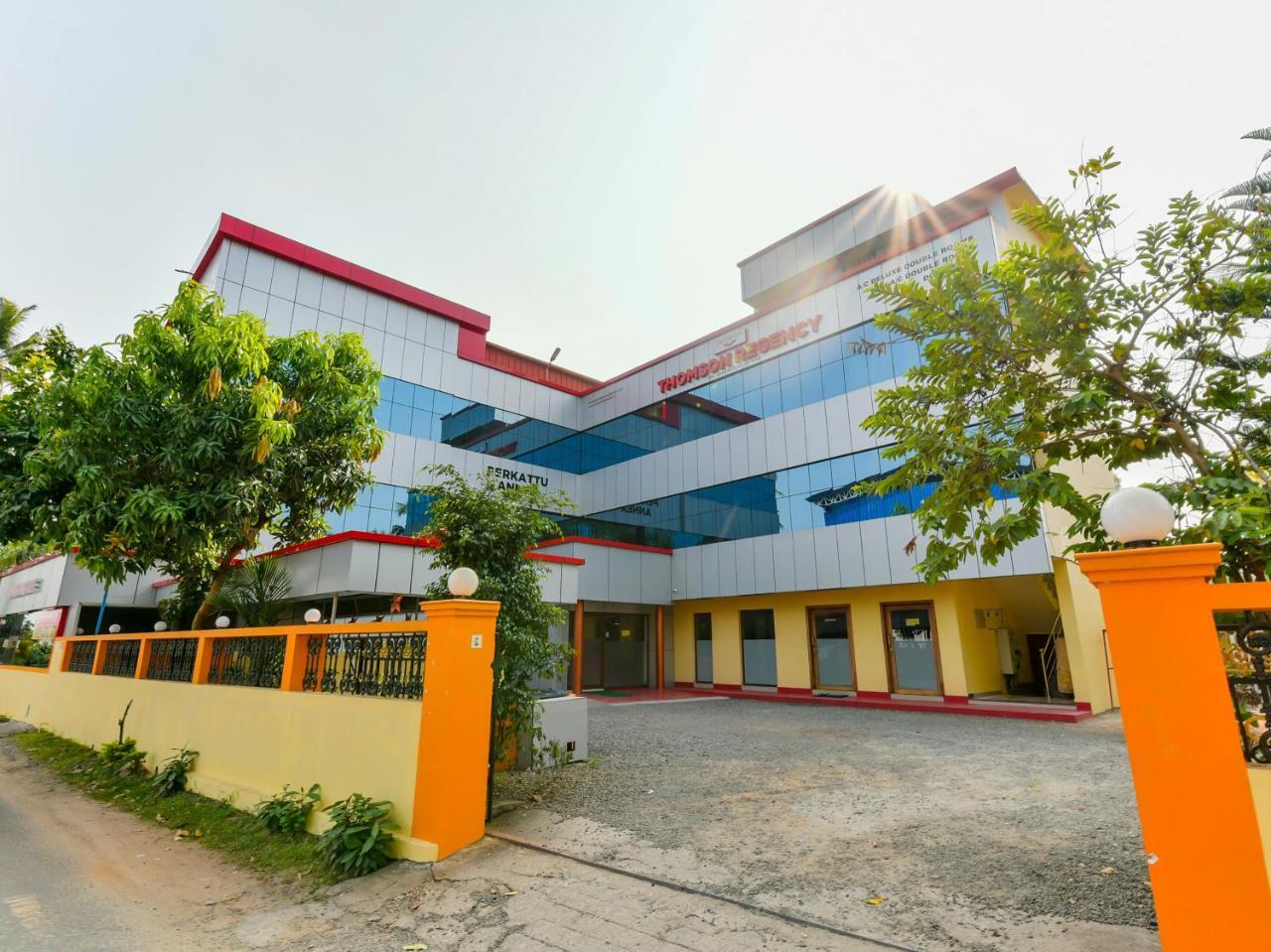 Hotel Thomson Regency Alwaye Exterior foto